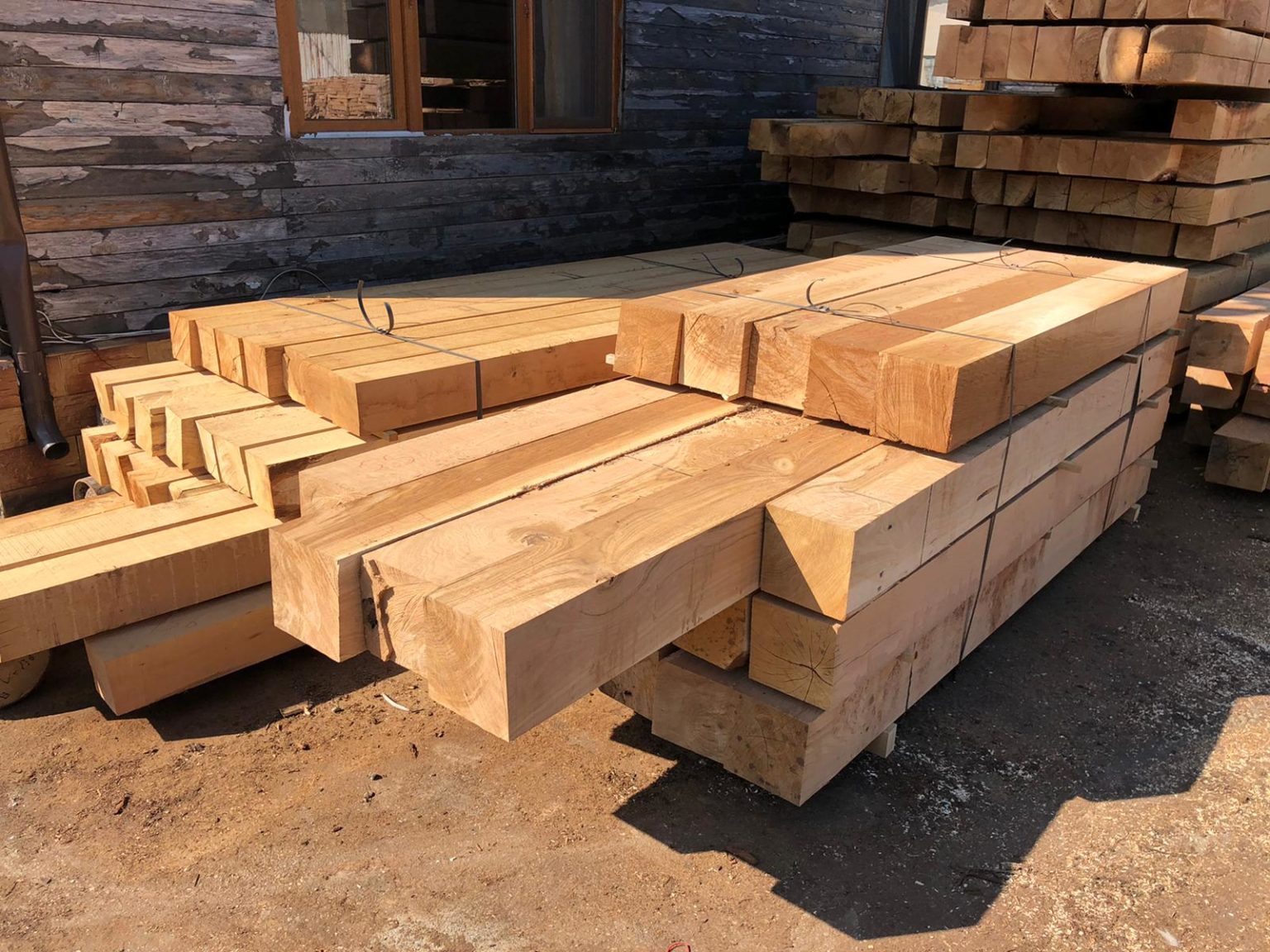 Green Oak Structural Beams Fresh Sawn 225mm x 225mm / 9 Inches x 9