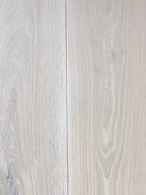 Fine Wide Engineered Oak Wood Flooring / Planks with a Brushed & White Hardwax Oil Finish available from Original Oak Flooring in Wiltshire. Visit and explore our showrooms with large wood flooring display panels. Nationwide Delivery - P.ITEE-FSSTAKIBRUWHI