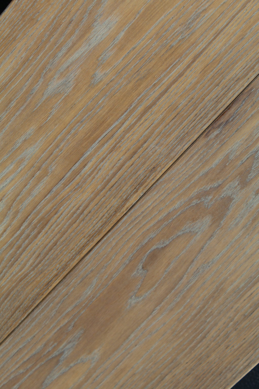 Fine Quality Wide Engineered Oak Wood Flooring with Grey Tone Hardwax