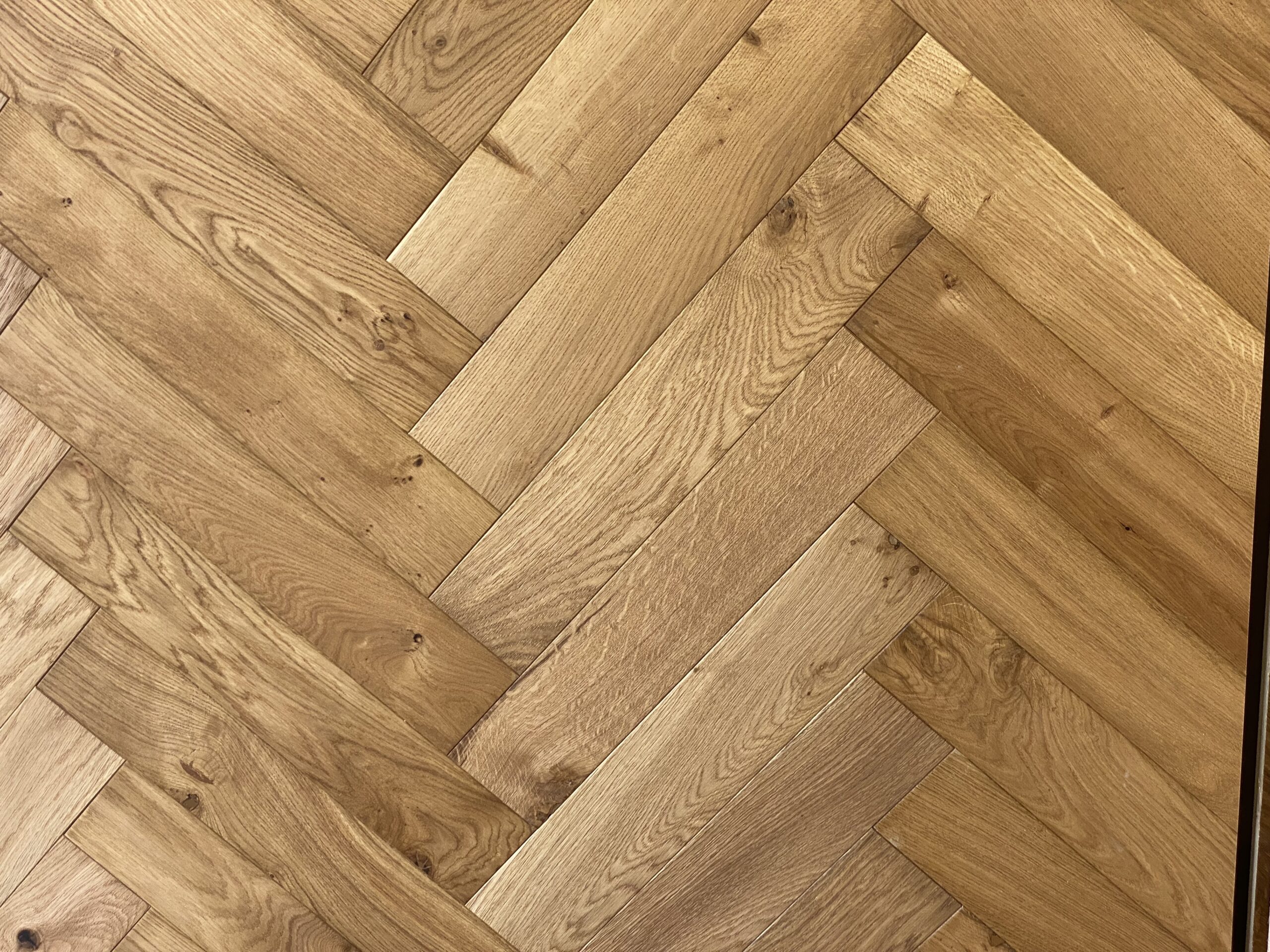 Fine Quality Engineered Oak Herringbone Parquet Wood Floors Brushed and Oiled, 18/4 x 90 x 500mm at Original Oak Flooring, Solstice Park Amesbury Wiltshire. Nationwide Delivery Service 2-3 days