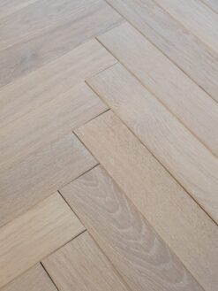 bespoke engineered oak Herringbone parquet wood floors 15/4 x70 x350mm available from Charlecotes Original Oak Flooring at Solstice Park Wiltshire. Nationwide Delivery